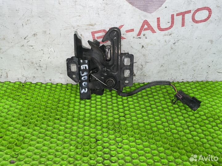 Замок капота с тросиком Cadillac Escalade GMT900