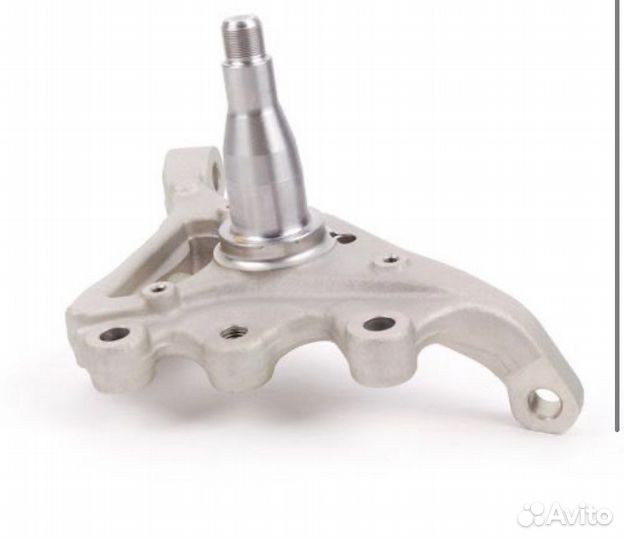 Кулак передний левый Mercedes W204 оригинал