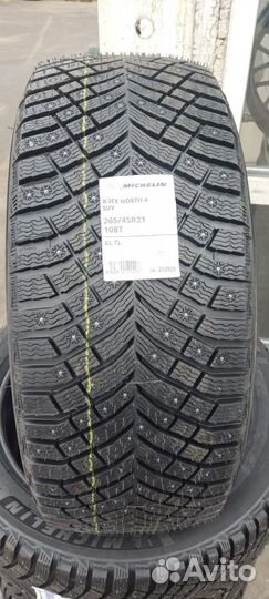Michelin X-Ice North 4 SUV 275/40 R21 107T