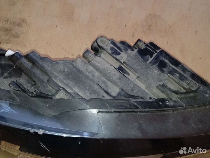 Фара передняя правая VW Polo 5 седан битая