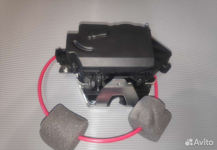 Замок багажника Mercedes ML W164, GL X164, R-Klass