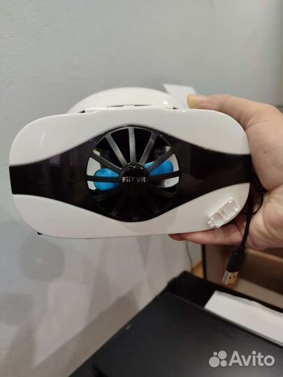 Очки виртуальной реальности с вентилятором