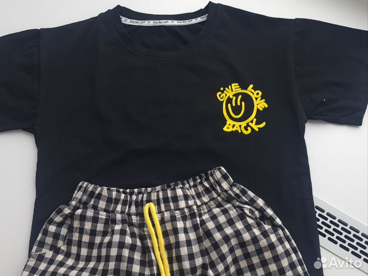 Костюм детский 130 размер