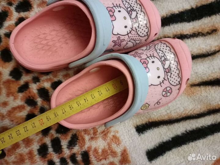 Сабо типа Crocs