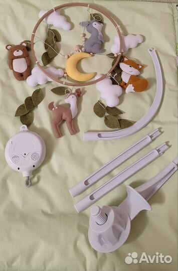 Мобиль на кроватку из фетра музыкальный