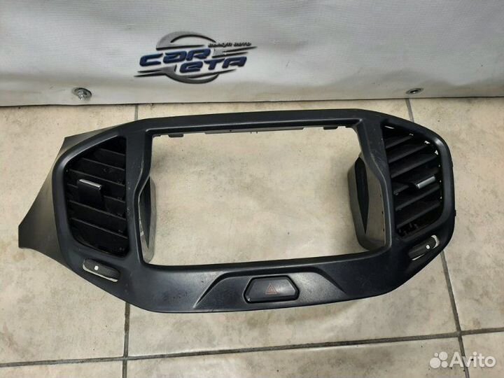 Рамка магнитолы Лада Веста 21129 2017