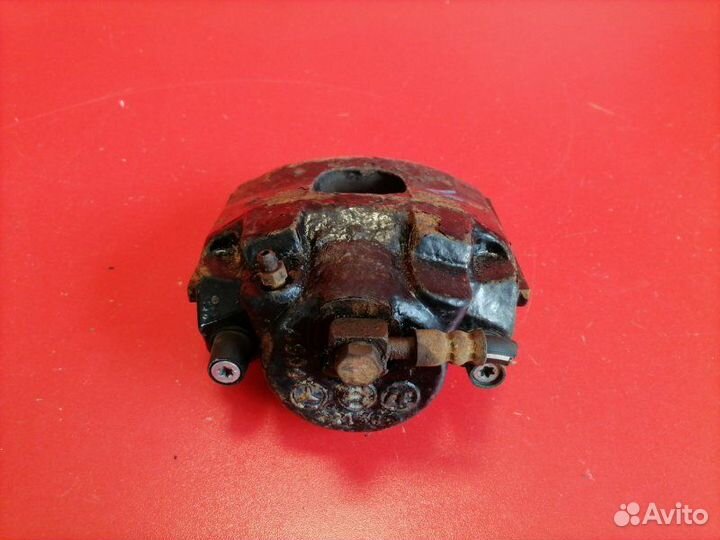 Суппорт передний левый Mercedes-Benz M-Class W163