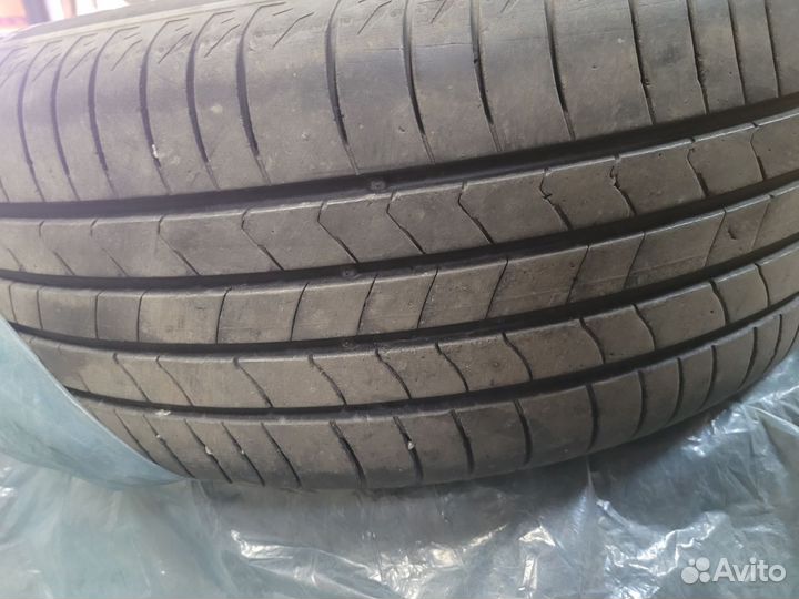 Kumho Ecsta HS51 215/55 R17