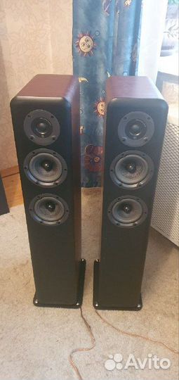Топовая акустическая колонка Wharfedale D330