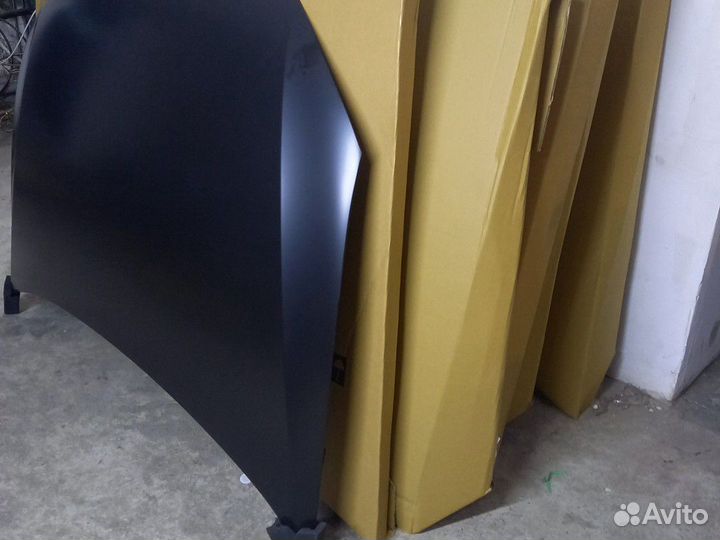 Капот Volkswagen Polo с 10 по 15 год