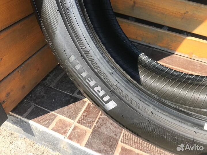 Pirelli P Zero 245/40 R20