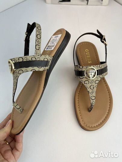 Сандалии женские guess