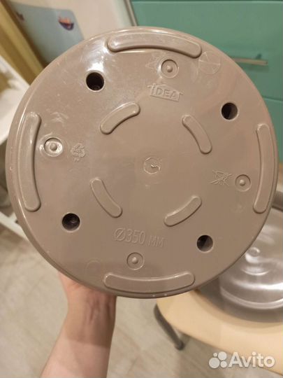 Большой цветочный горшок