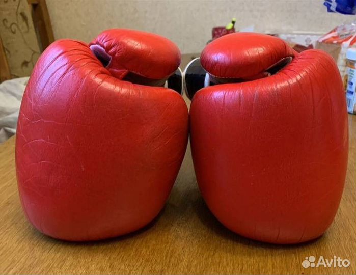 Боксерские перчатки