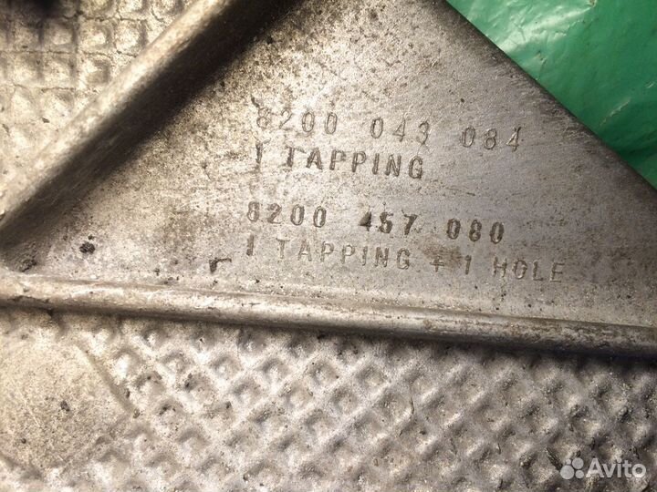 Кронштейн кпп Renault Logan