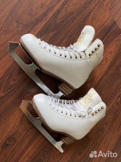 Фигурные коньки Jackson Freestyle 3,5C (225мм)