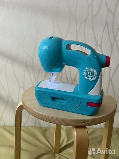 Игрушечная швейная машинка New Sew Cool