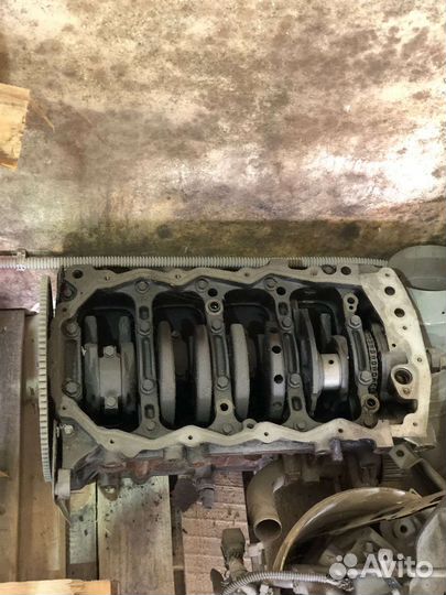 Двигатель dodge caravan 2.4