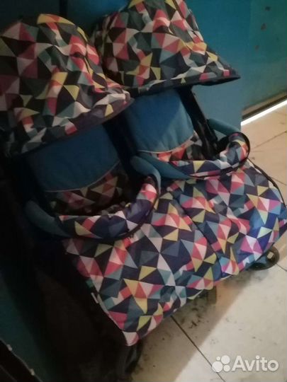 Коляска для двойни