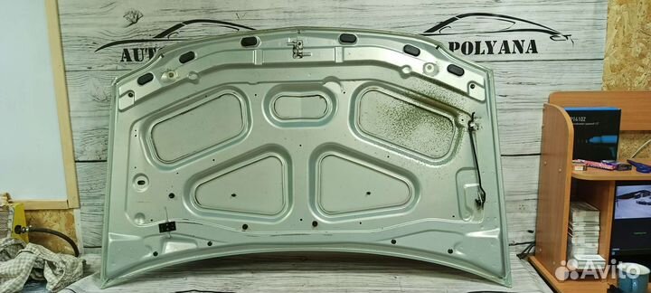 Капот на Renault Logan 1