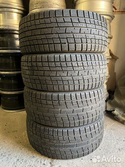 Yokohama Ice Guard IG30 215/45 R17