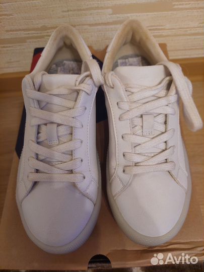 Кроссовки женские 36,5