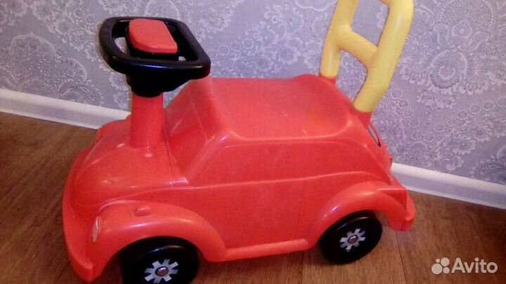 Машинка детская с бибикалкой на руле
