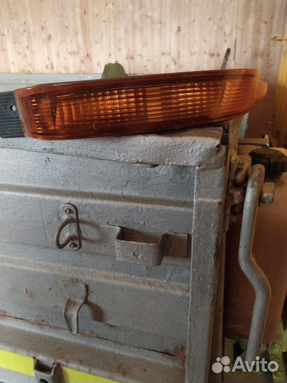 Левый поворотник toyota vista