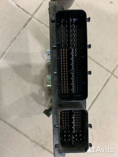 Блок управления двигателем Toyota Camry 40 3365