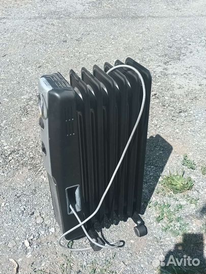 Обогреватель масляный Vitek VT-2101