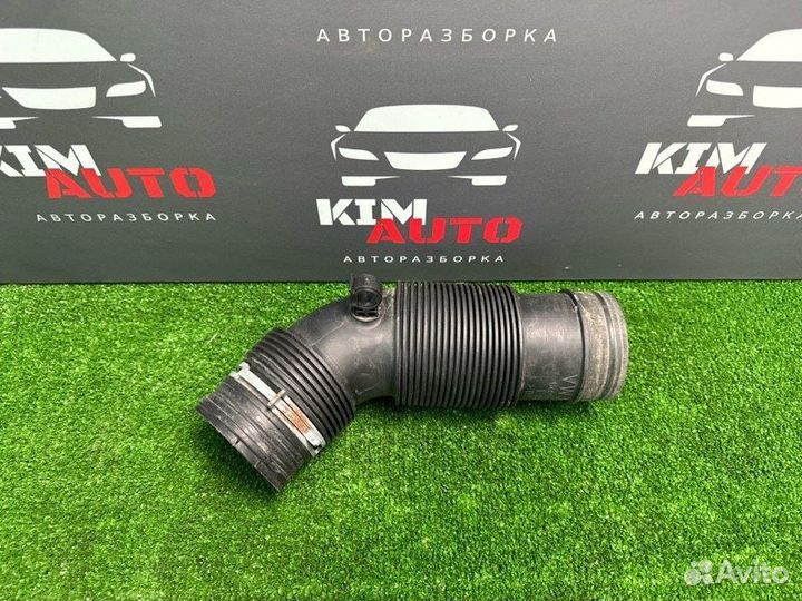 Патрубок воздушного фильтра правый Audi Q7 4L 4.2