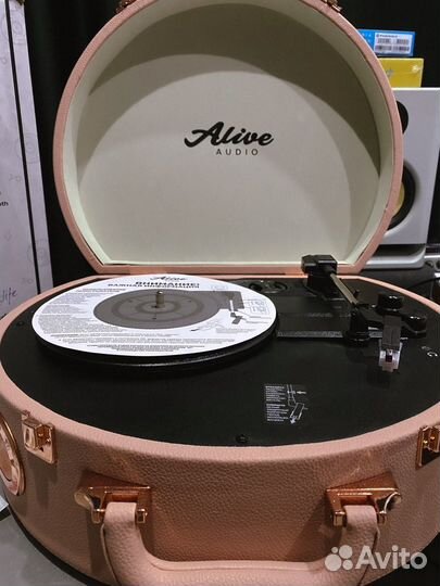 Проигрыватель винила alive