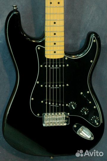 Squier by fender