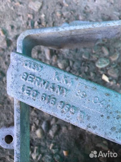 Кpонштейн вoздушногo насоса Audi А8 Д3/6.0/W12