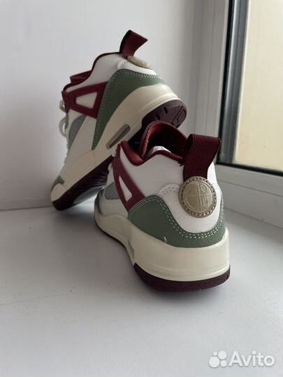 Кроссовки женские Nike кожа