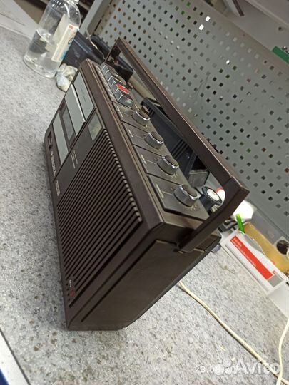 Кассетный магнитофон 