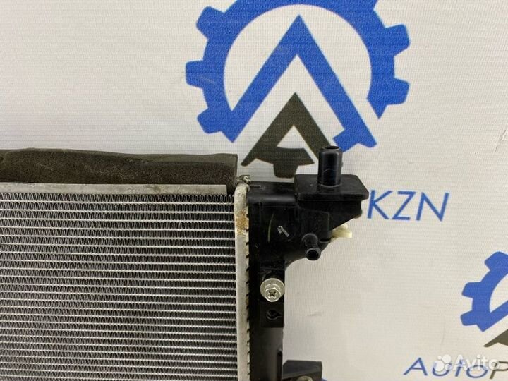 Радиатор охлаждения двигателя Suzuki Vitara