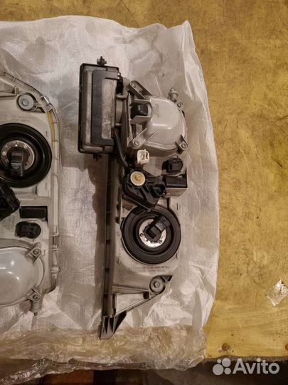 Фары на Toyota Chaser GX100 JZX100 ксенон