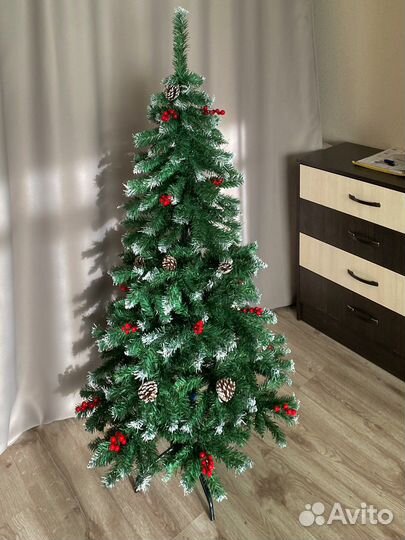 Елка искусственная заснеженная