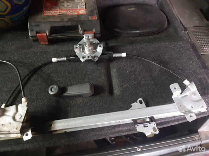 Передний,правый,стеклоподьёмник Дэу нексия