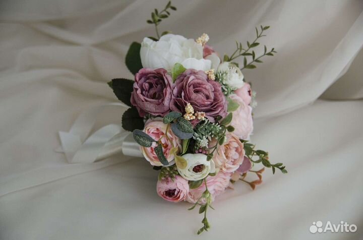 Аксессуар для невесты: букет, букет дублер