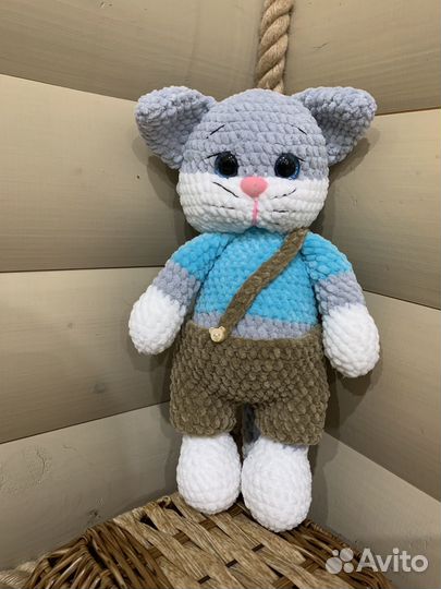 Игрушка Котик вислоухий ручной работы