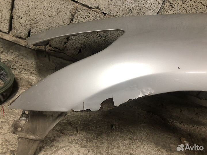 Крыло переднее левое