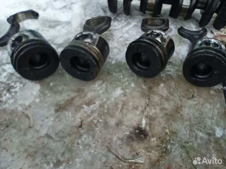 Коленвал,поршни с шатунами Пежо биппер 1.4 8HS