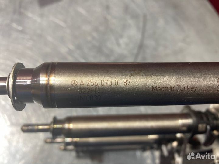 Топливная рампа Mercedes C-Class W205 M274 2.0