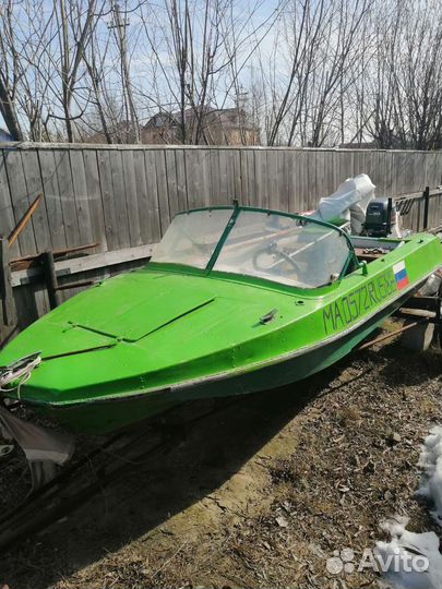 Моторная лодка с мотором