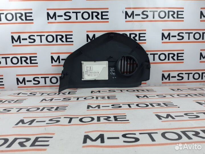 Накладка на торпеду левая Volkswagen Touareg 7L