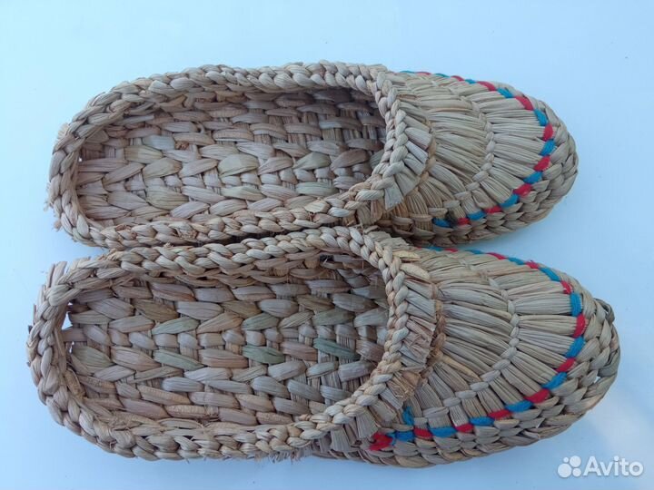 Лапти плетеные