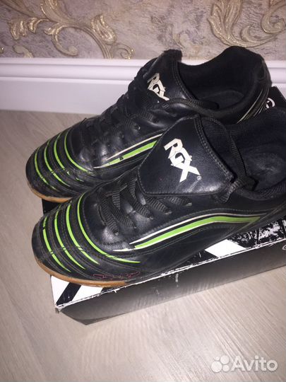 Футбольные бутсы