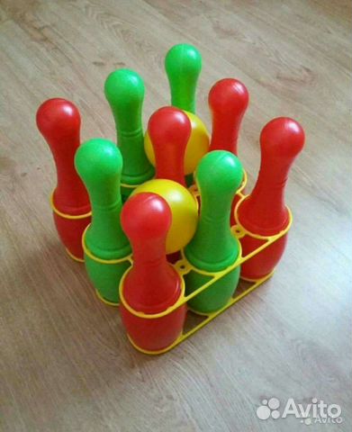Детский боулинг (кегли 9 шт. и 2 пласт-ых шарика)